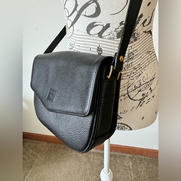 🙏Burberry Leather Sling Bag - Picture 16 of 16